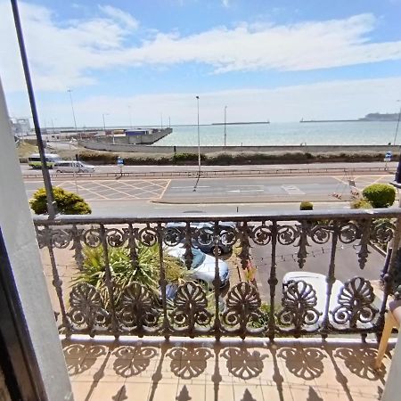 Appartement Sea View Studio Flat With Balcony, Parking à Douvres Extérieur photo
