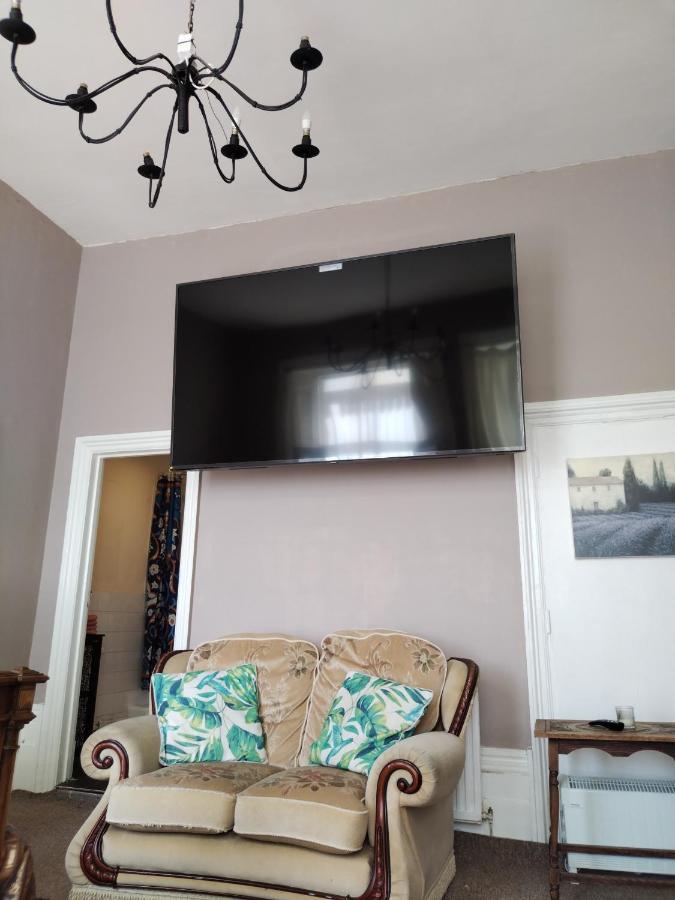 Appartement Sea View Studio Flat With Balcony, Parking à Douvres Extérieur photo
